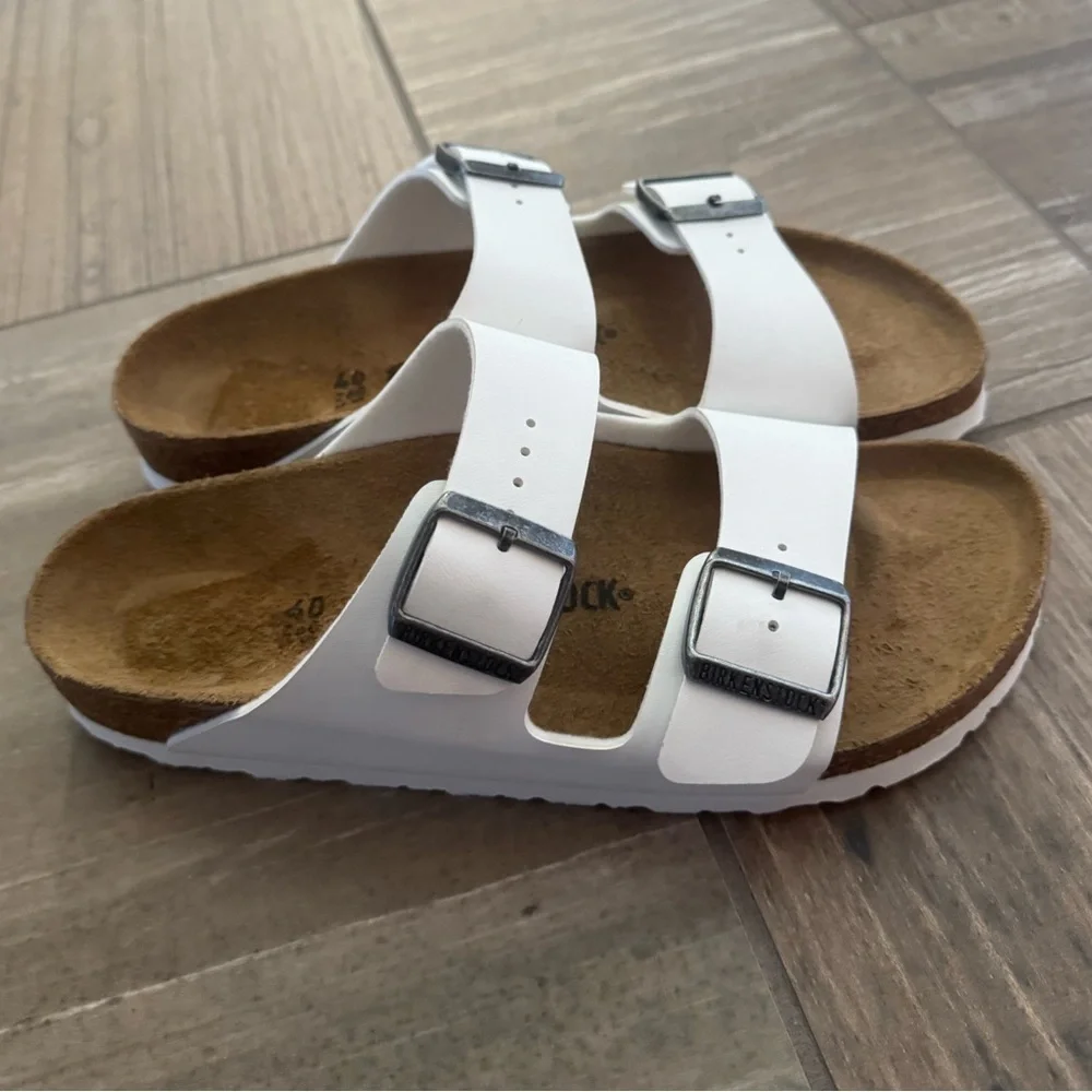 New Birkenstock Arizona sandals in white Women’s size 9 - Picture 5 of 11